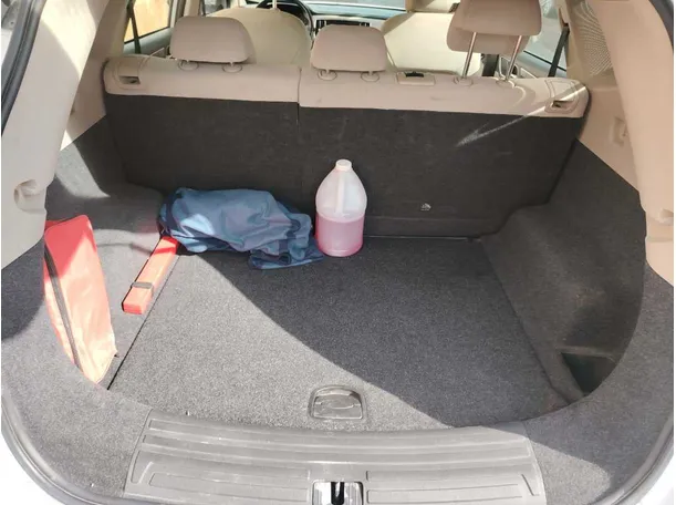 Car image 32