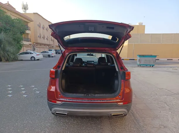 Car image 18