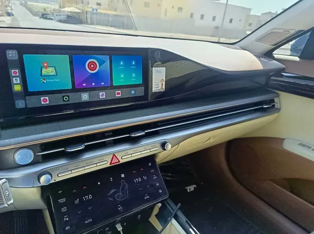 Car image 26