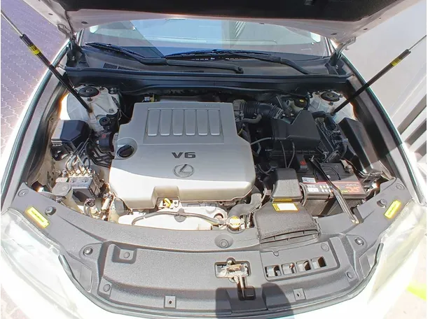 Car image 24