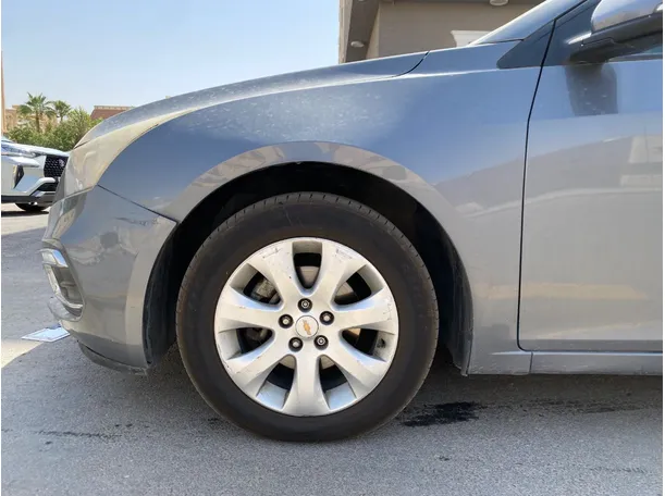 Car image 8