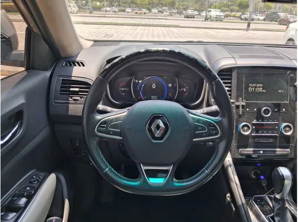 Car image 19