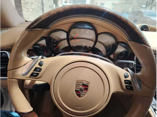 Car image 28
