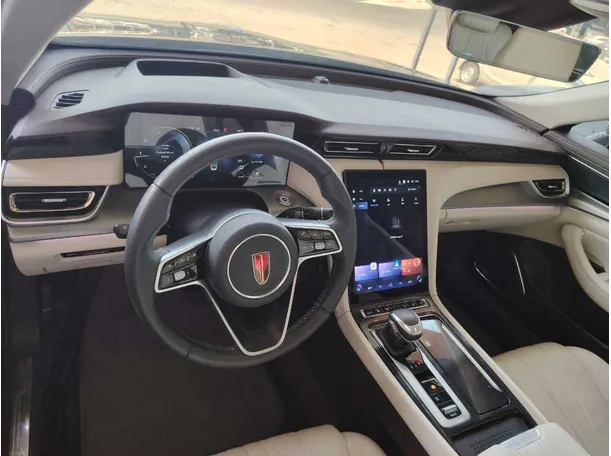 Car image 16