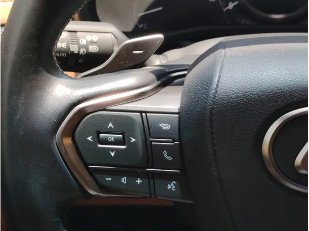 Car image 34
