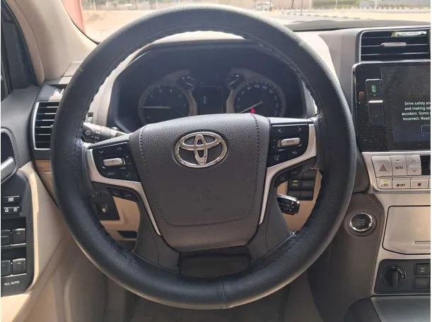 Car image 17