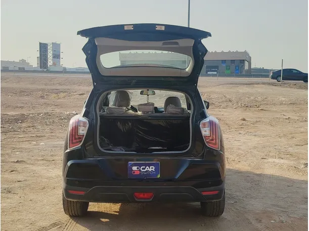 Car image 25