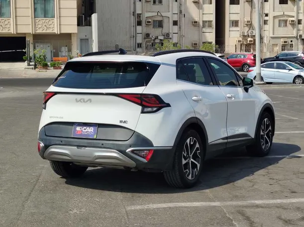 Car image 5