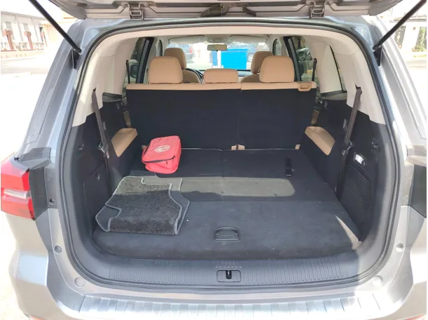 Car image 24