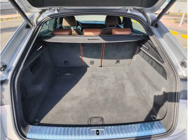Car image 24
