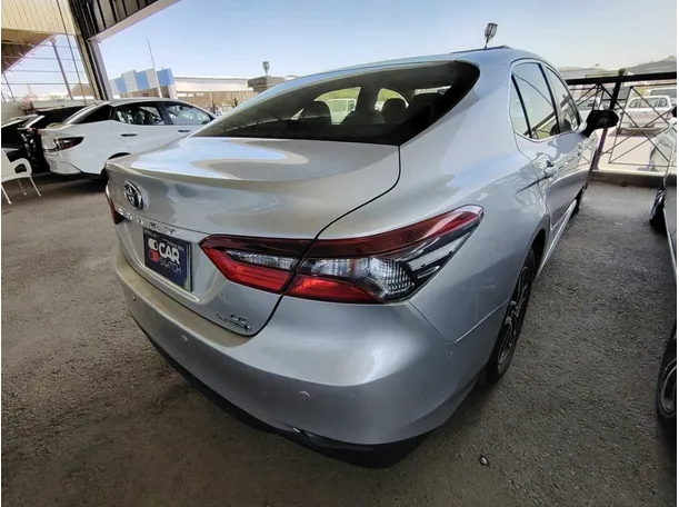 Car image 5