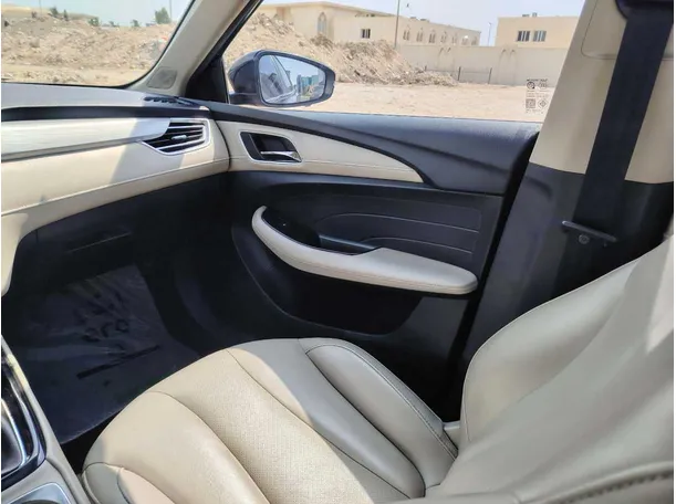 Car image 23