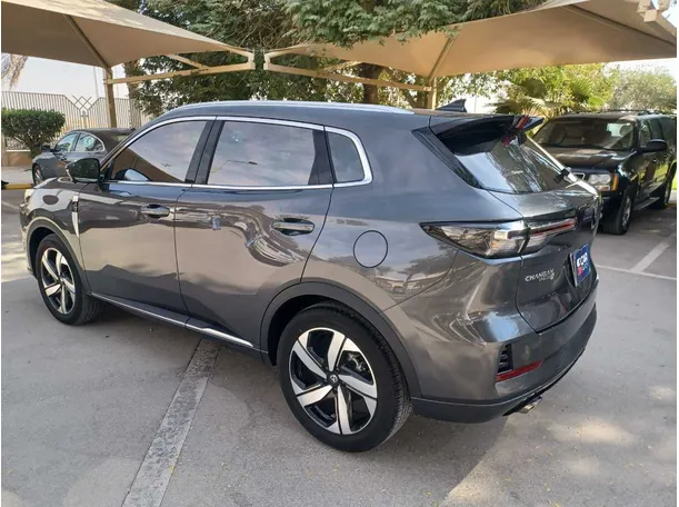 Car image 7