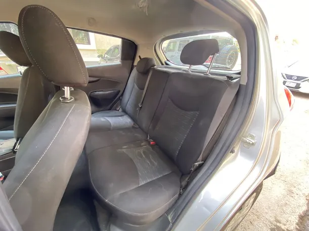 Car image 13