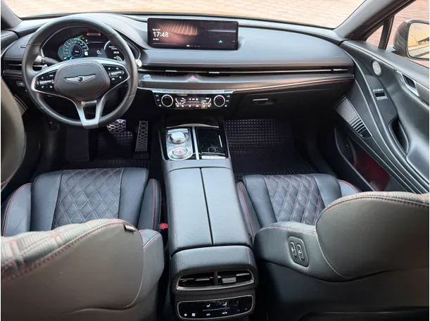 Car image 5