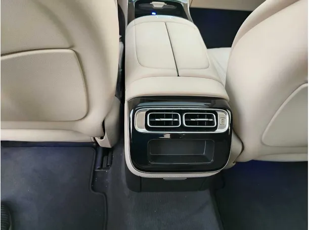 Car image 38