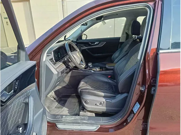 Car image 16