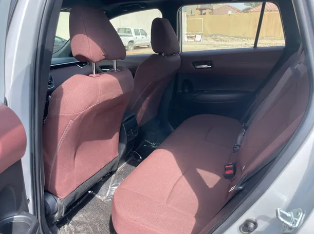 Car image 16