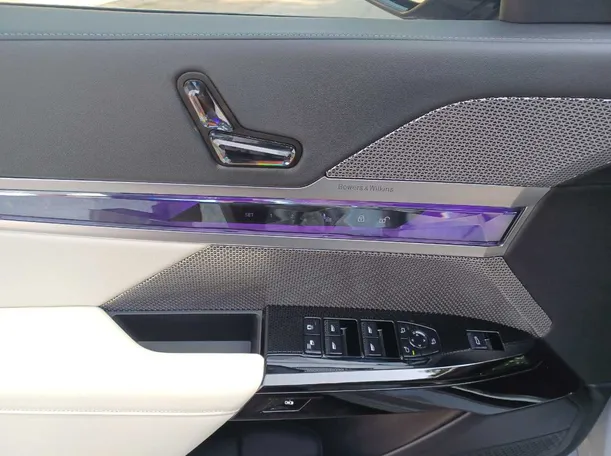 Car image 23