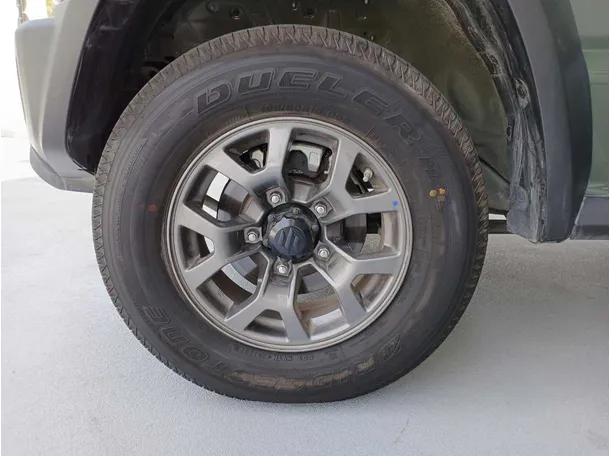 Car image 9