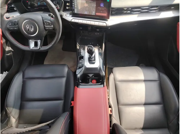 Car image 19