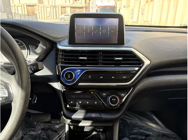 Car image 20