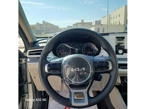 Car image 22