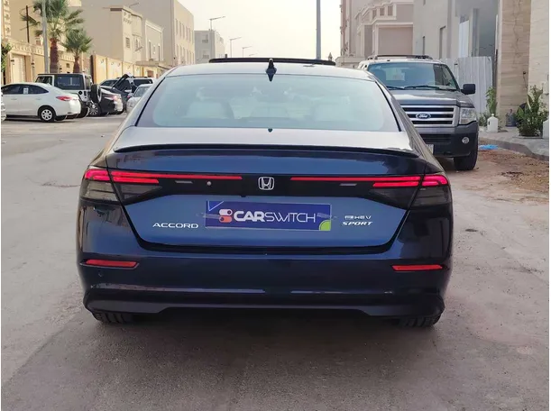 Car image 6