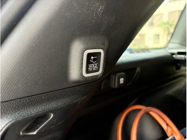 Car image 29