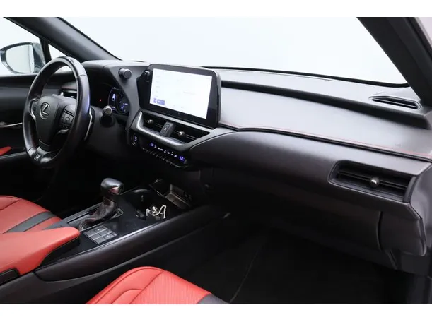 Car image 10