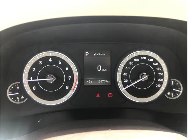Car image 17