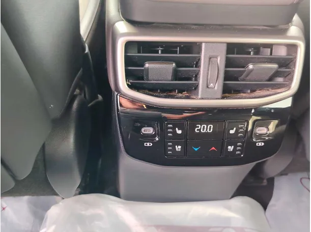 Car image 33