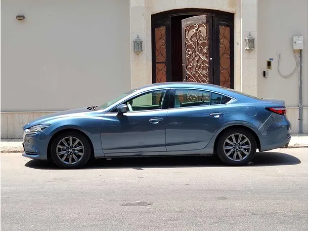 Car image 8