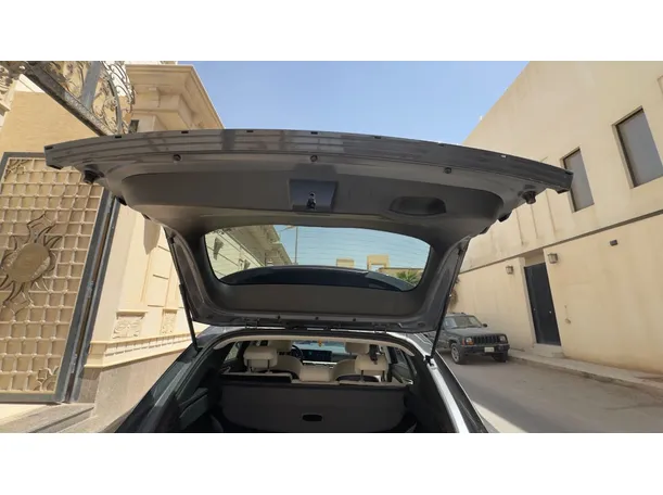 Car image 21