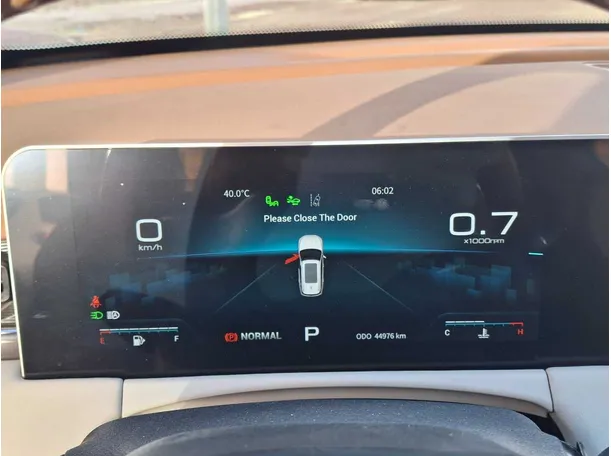 Car image 18