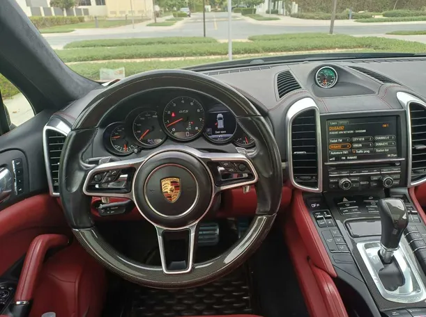 Car image 14