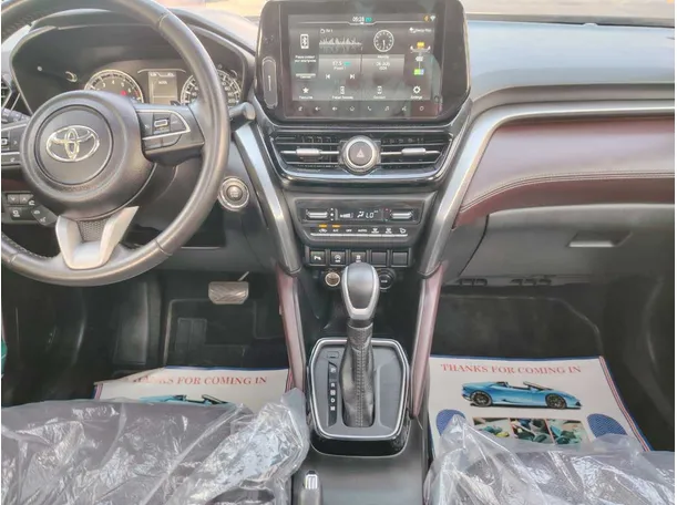 Car image 22