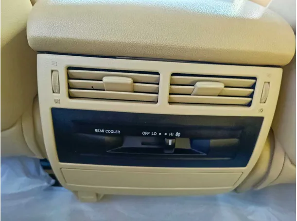 Car image 38