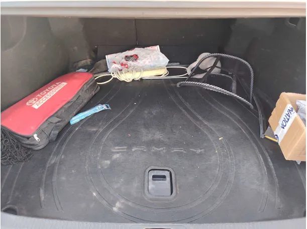 Car image 24