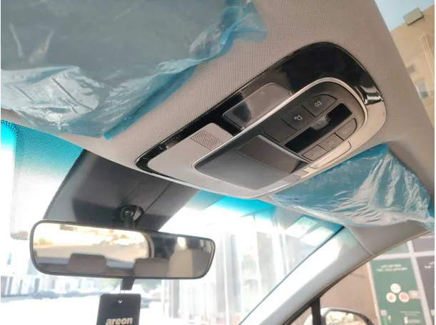 Car image 32