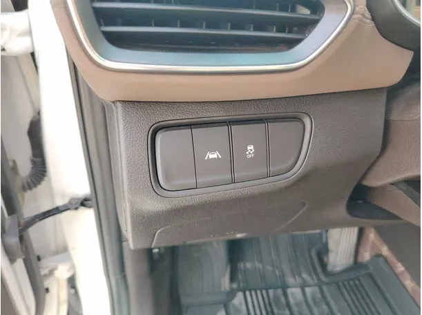 Car image 43