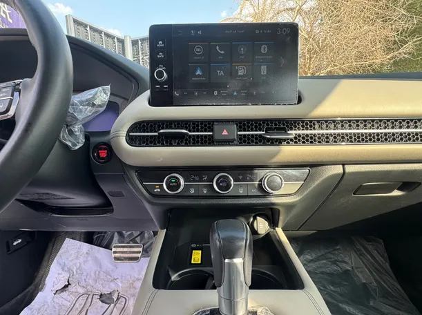 Car image 16