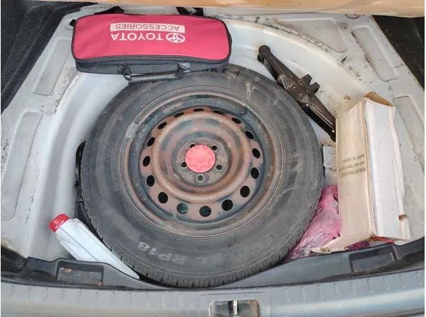 Car image 22