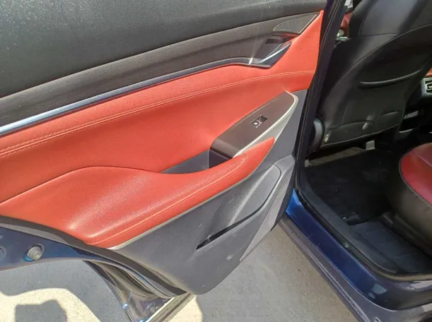 Car image 13