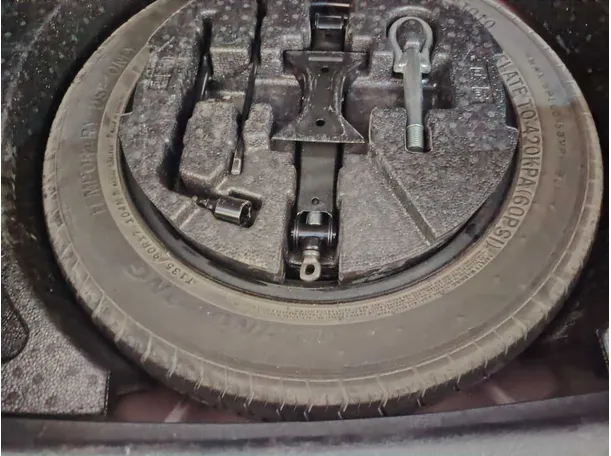 Car image 37
