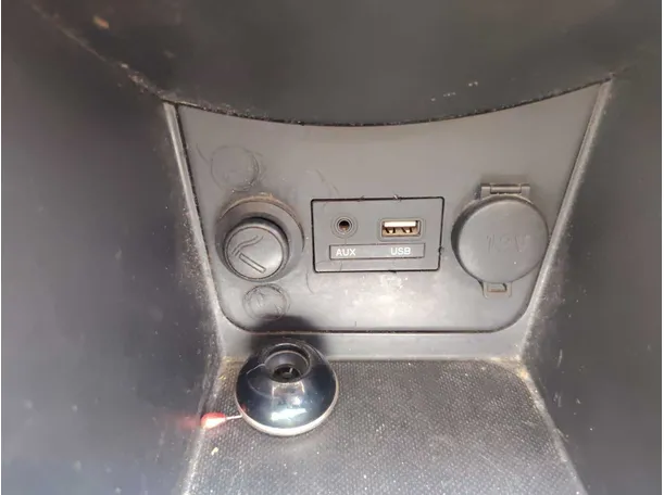 Car image 27