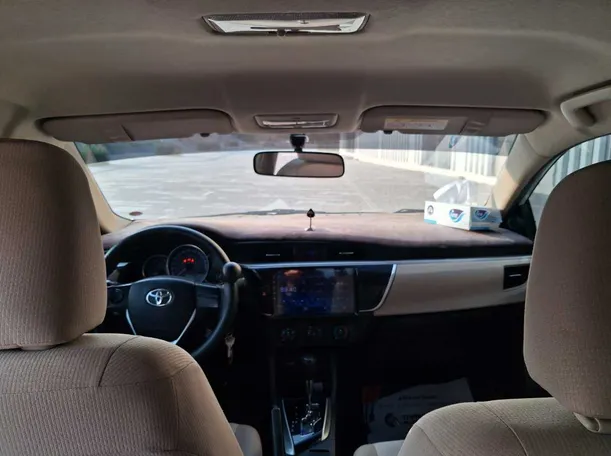 Car image 14
