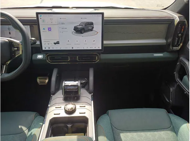 Car image 16