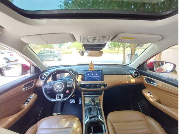 Car image 17