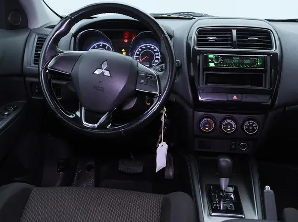 Car image 15